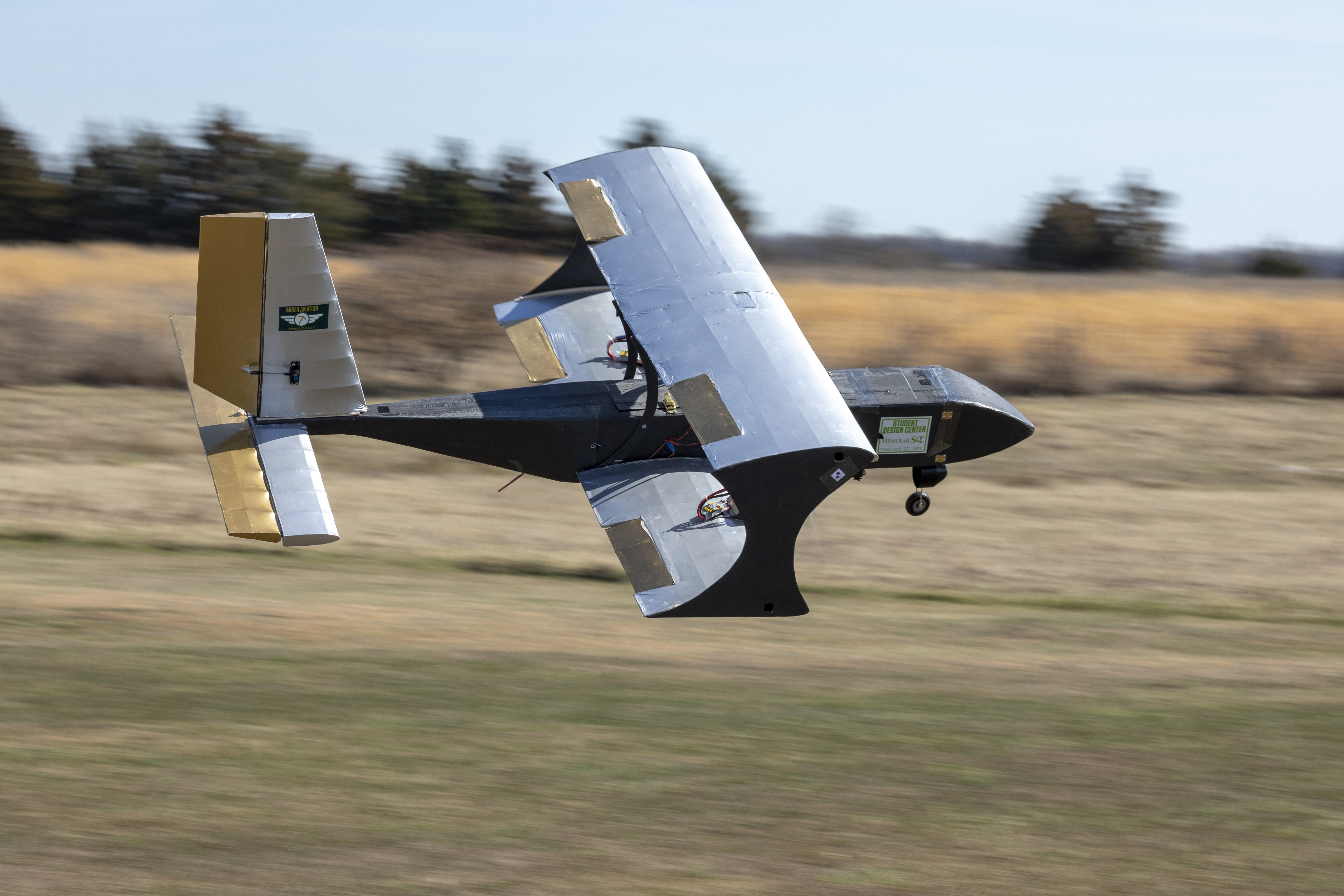 Photo Tom Wagner/Missouri S&amp;T, Miner Aviation design team flight test at Rolla National Airport RC strip, in Vichy, MO. Flight testing two different length banners, both successful deployments. ©Missouri S&amp;T 2019, All moral rights Asserted. RIGHTS Protected, this image is copyrighted and no usage is allowed without written permission from Missouri S&amp;T Marketing Communications Dept.